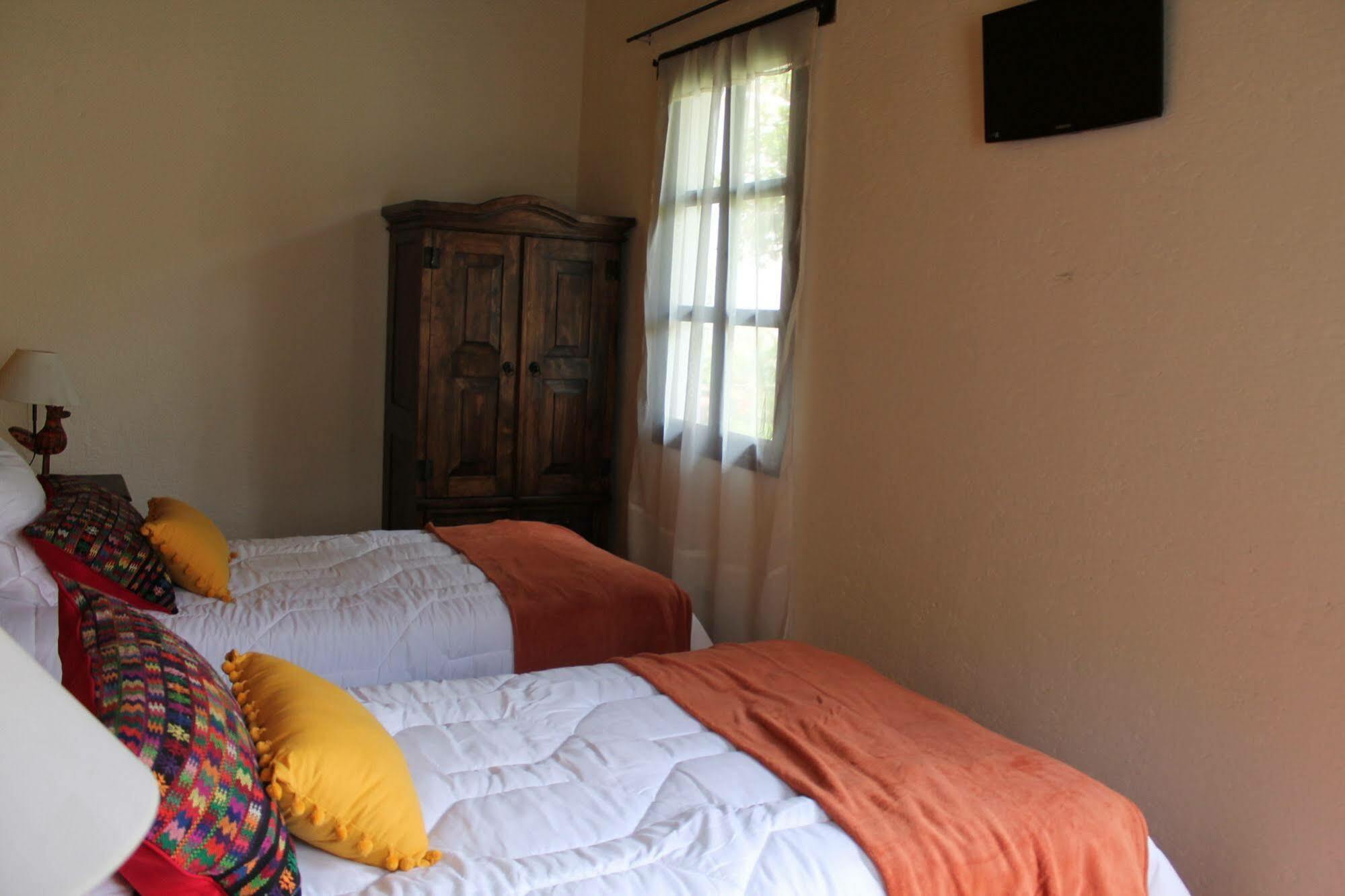 Casa Naranjo Bed & Breakfast Antigua Exterior photo