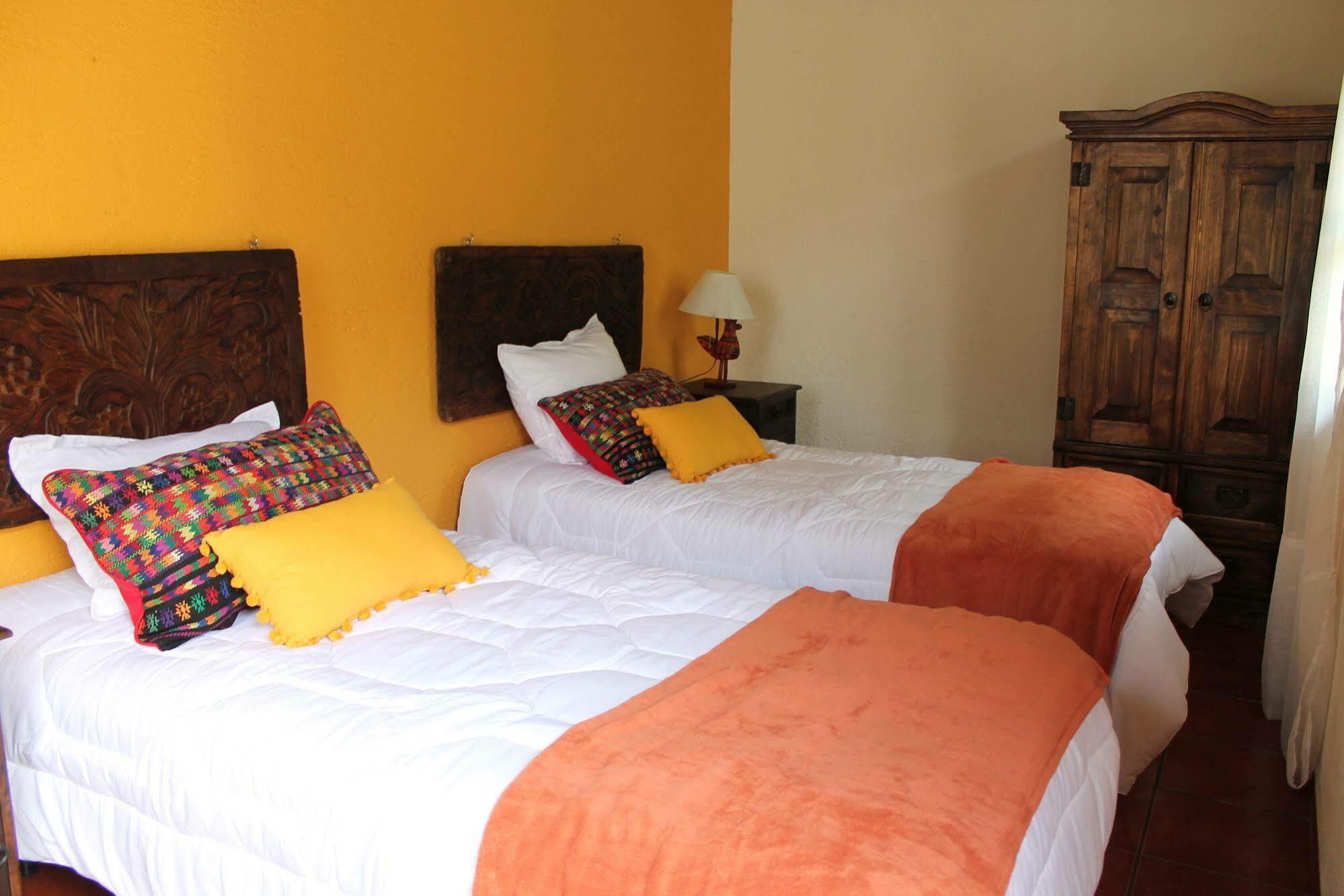 Casa Naranjo Bed & Breakfast Antigua Exterior photo